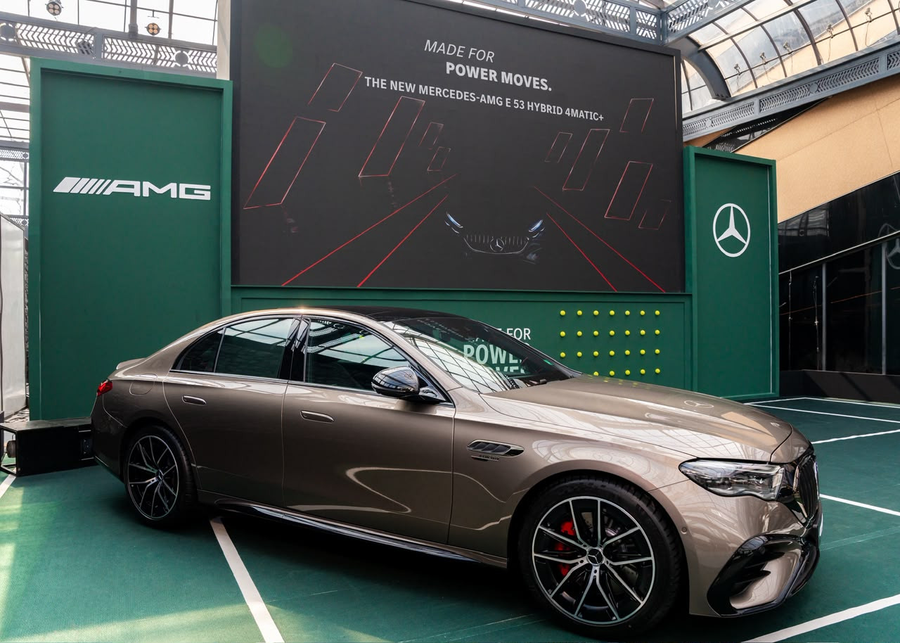 Mercedes-Benz-AMG-E53-Hybrid 4MATIC+-03