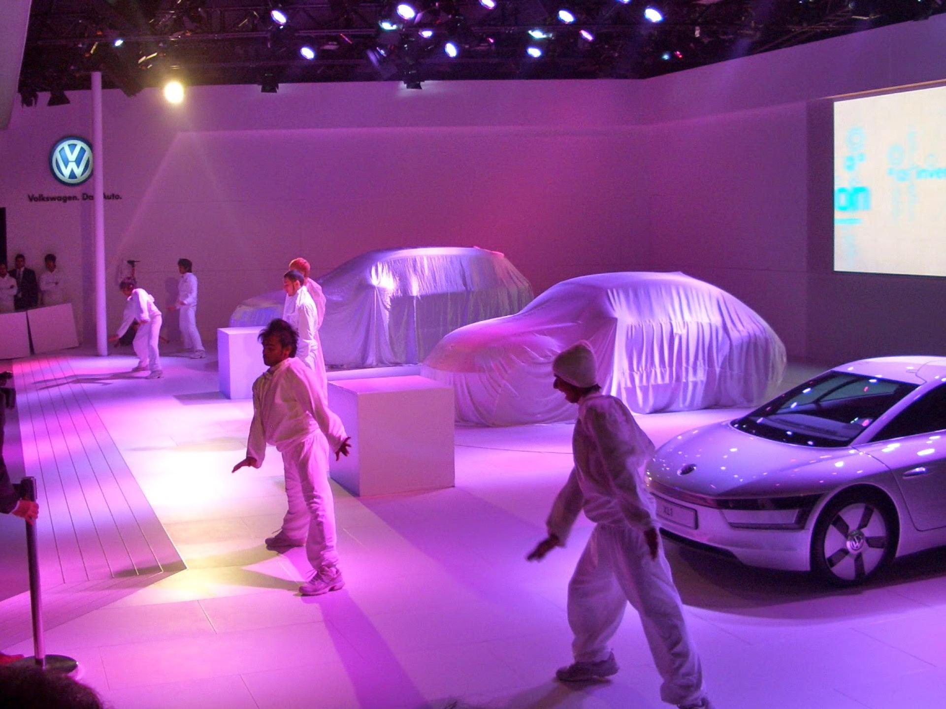Volkswagen powers ahead with technology and innovation. Unveils the amazing XL1 concept