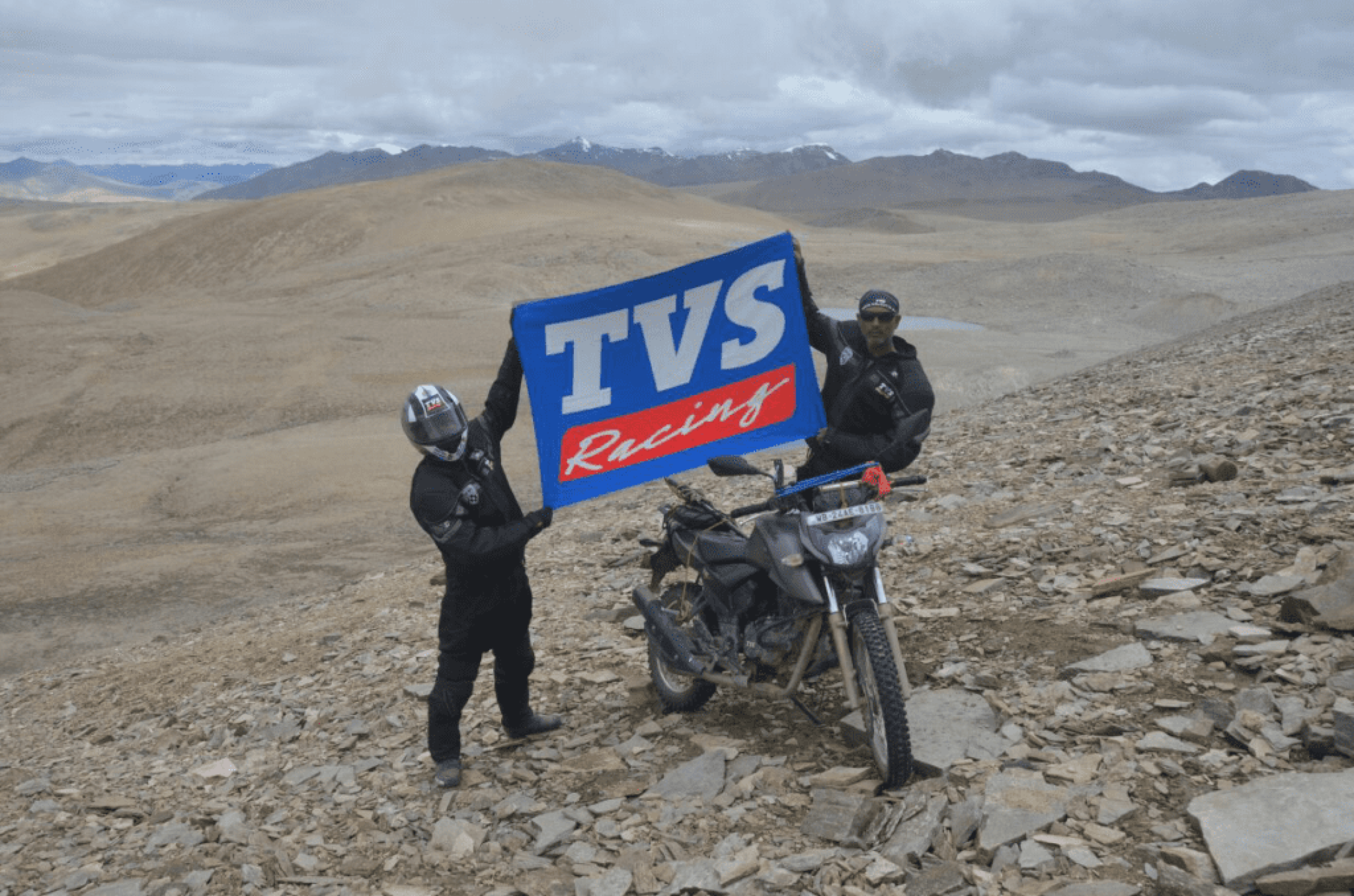 TVS Apache RTR 200 4V enters Limca Book of Records after scaling 21,524 feet in Rupshu Valley