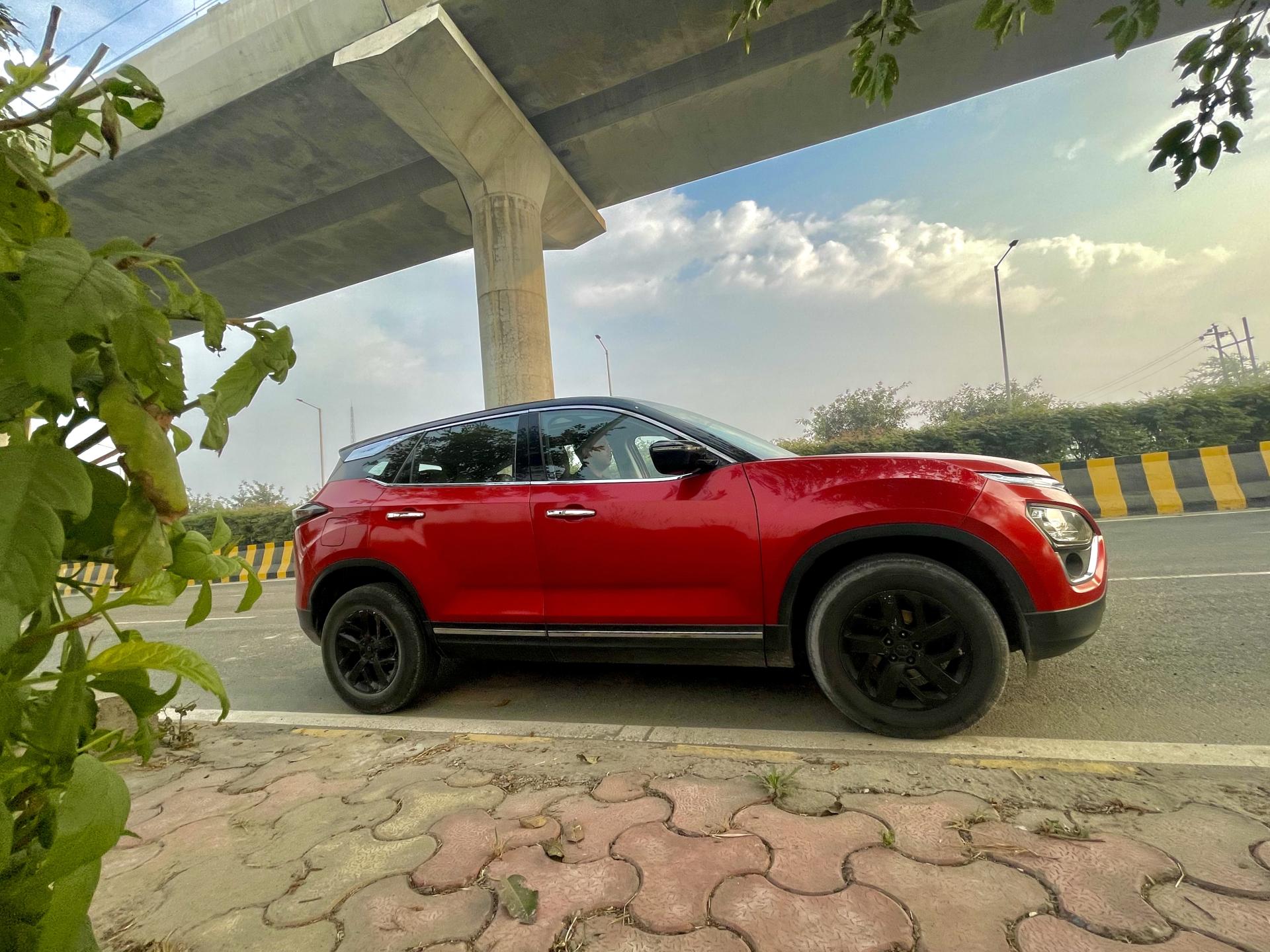 Tata Harrier XZA+ Diesel AT Review. Mid-cycle refresh makes it better and stronger