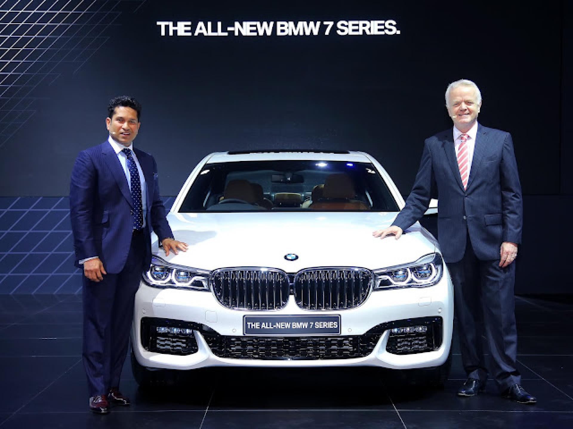 #AutoExpo2016: Sachin Tendulkar launches the all-new BMW 7 Series and the all-new BMW X1 in India
