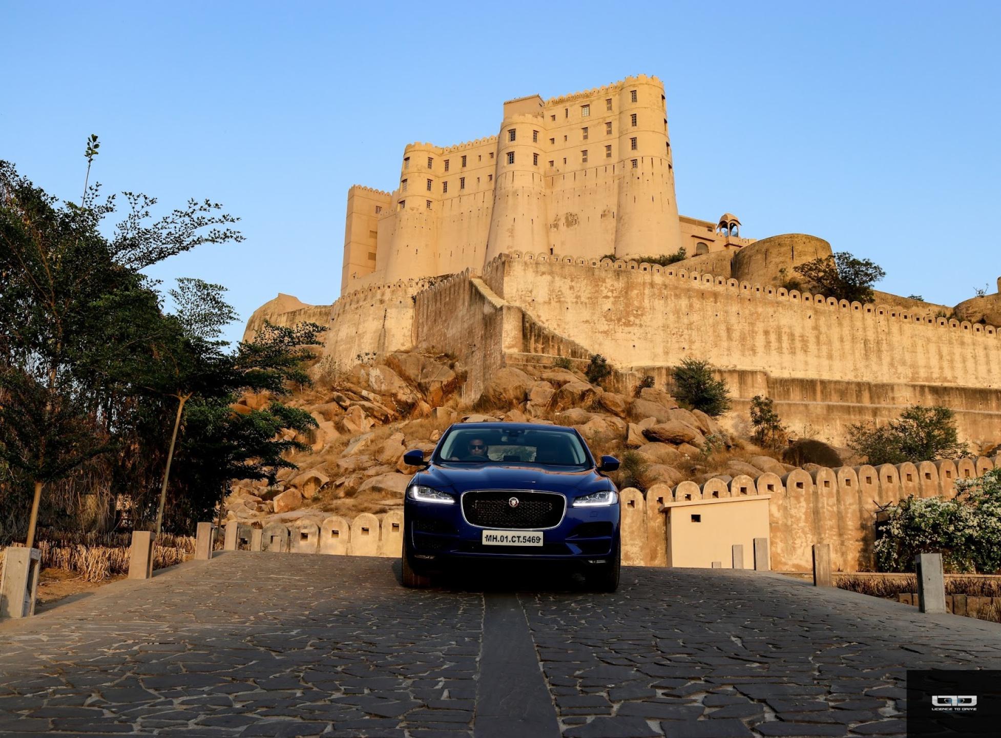 Alila Fort Bishangarh with the Jaguar F-Pace: A hush of history. A hint of mystery.