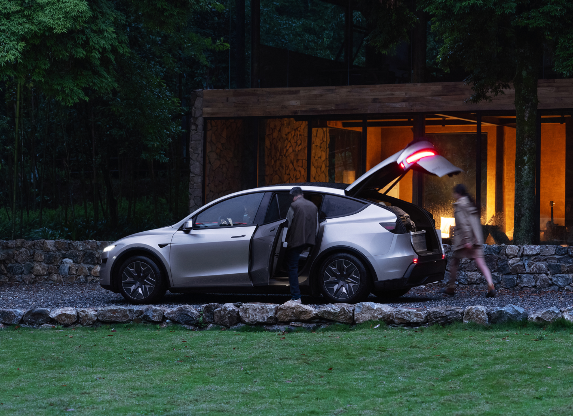 tesla-model-y-l-03