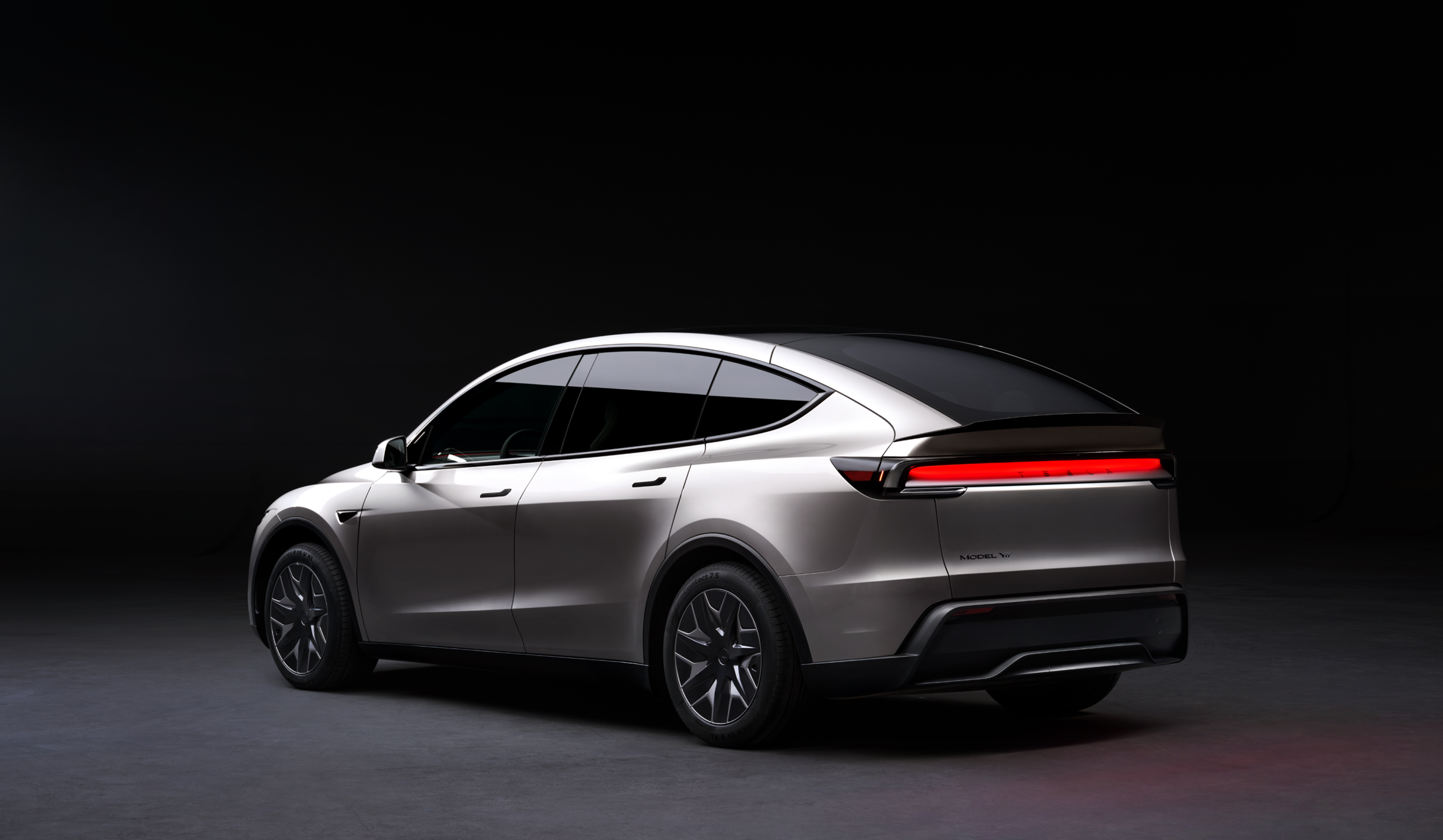 tesla-model-y-l-08