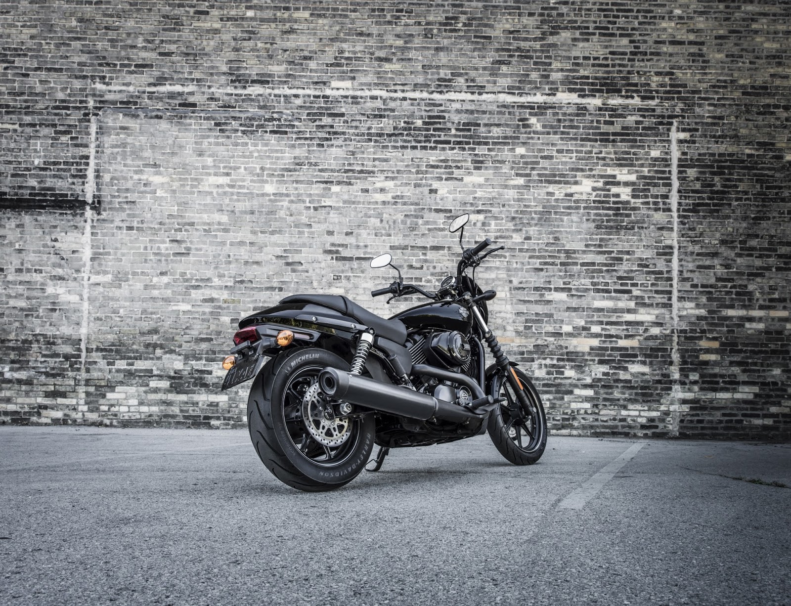 Harley Street Dark Custom™ motorcycle