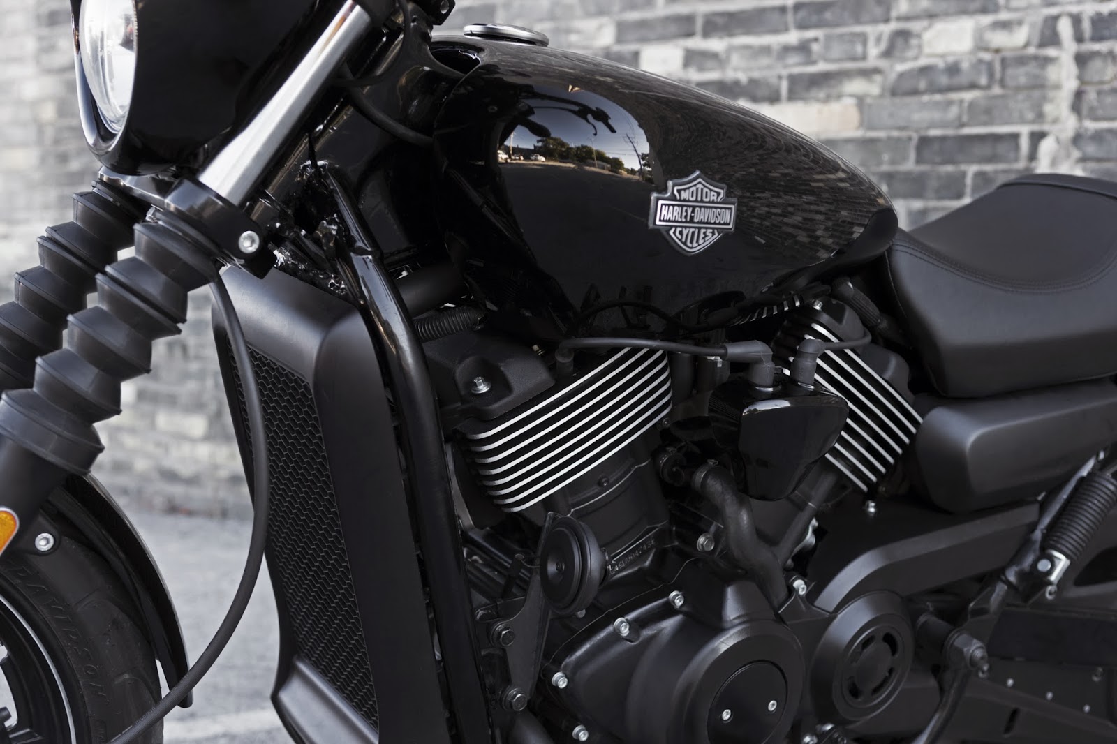 Harley Street 500 Dark Custom™
