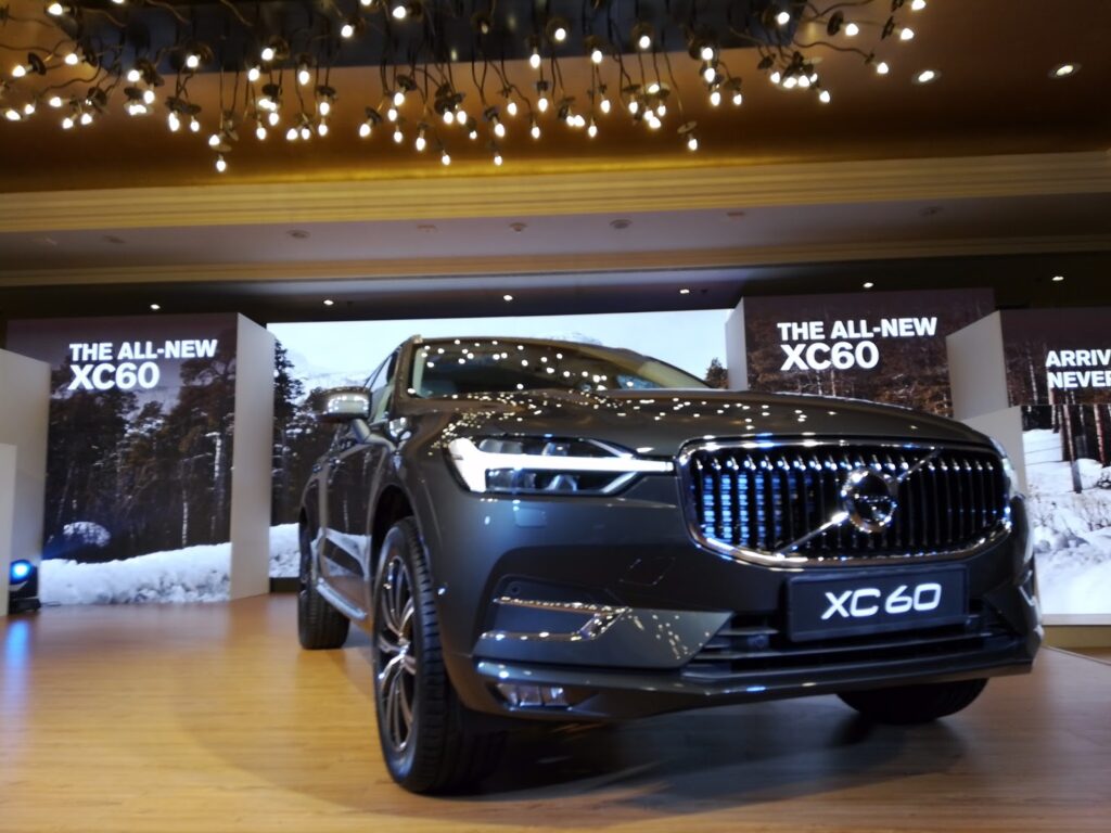 New generation Volvo XC60_front