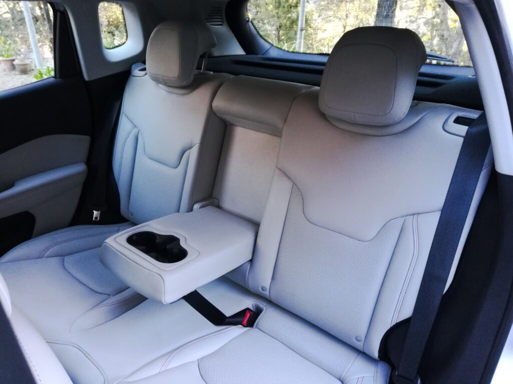 Jeep Compass Limited Option 4X4 2.0 Diesel_interiors_04