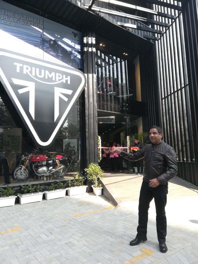 Triumph Showroom Gurugram_01