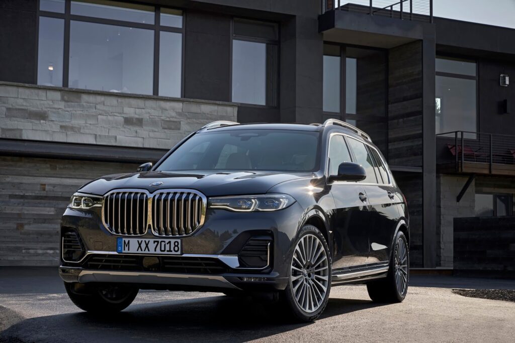 The first-ever BMW X7 (4)