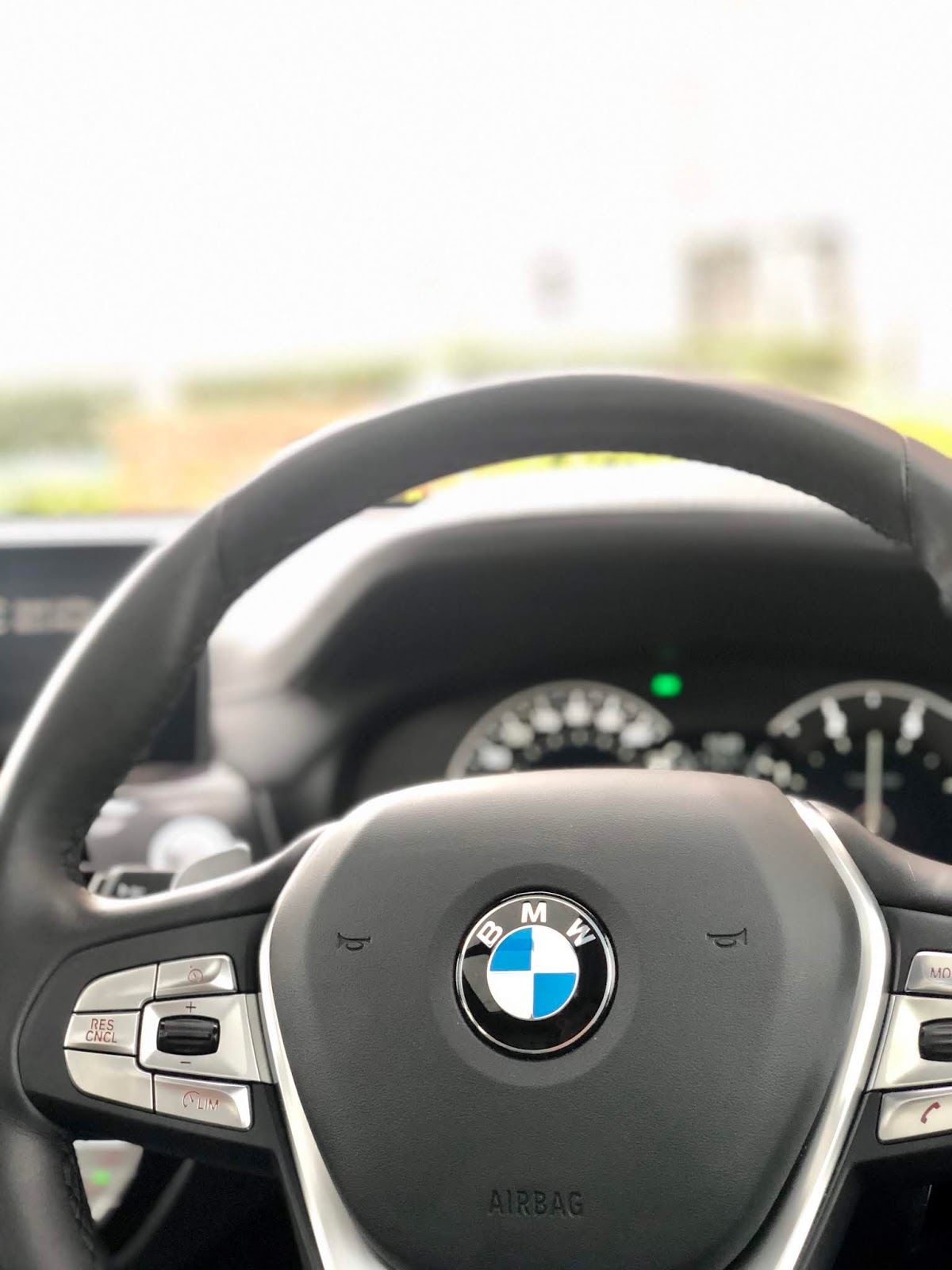 The BMW X3 xDrive20d steering