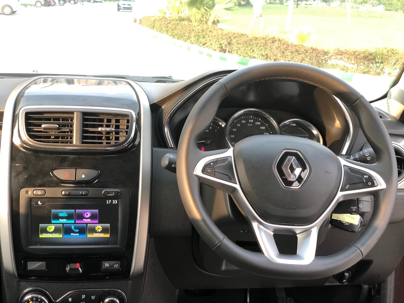 Interiors of the Renault Duster RXZ 110PS AMT dCi Easy-R variant