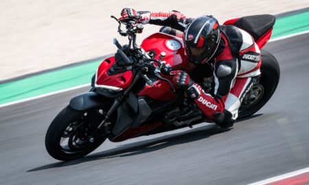 Ducati_Streetfighter-V2_2