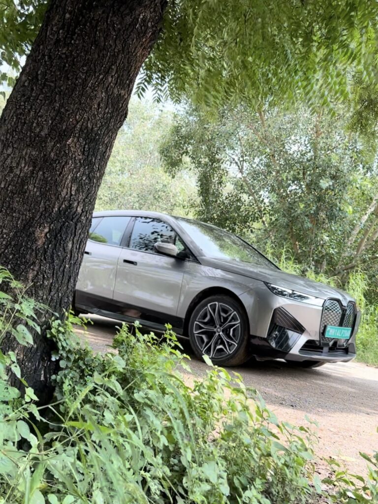 BMW iX xDrive50 26