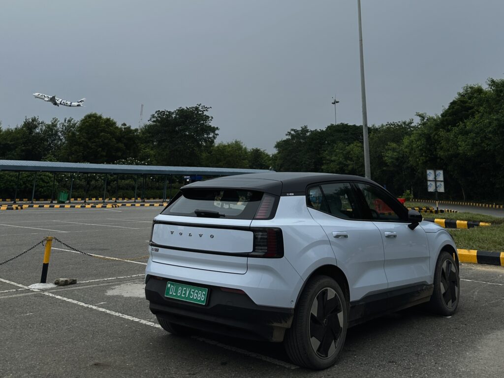 Volvo EX30 exterior 09