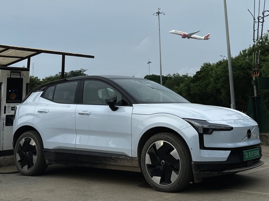 Volvo EX30 exterior 10